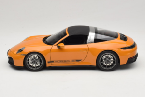 Porsche 911 992.2 Targa 4 GTS Bahama Yellow Norev 1:18 187190 Metalli — kuva 6 / 10