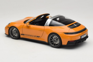 Porsche 911 992.2 Targa 4 GTS Bahama Yellow Norev 1:18 187190 Metalli — kuva 9 / 10
