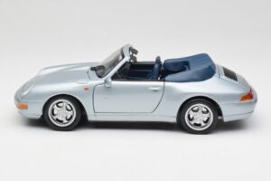 Porsche 911 993 Carrera Avoauto Hopea Maisto 1:18 100299-M1 Metalli — kuva 4 / 8