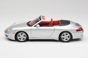 Porsche 911 996 Avoauto Hopea Gate 1:18 1052 Metalli — kuva 4 / 8