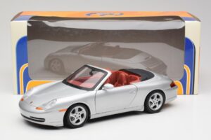 Porsche 911 996 Avoauto Hopea Gate 1:18 1052 Metalli — kuva 8 / 8