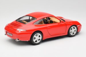 Porsche 911 996 Carrera 4 Punainen Bburago 1:18 30085 Metalli — kuva 3 / 8