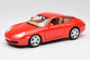 Porsche 911 996 Carrera 4 Punainen Bburago 1:18 30085 Metalli
