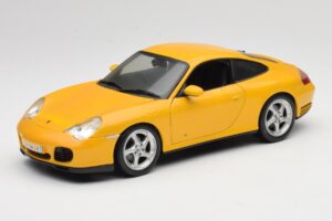 Porsche 911 996 Carrera 4S Keltainen Maisto 1:18 WAP02101610 Metalli