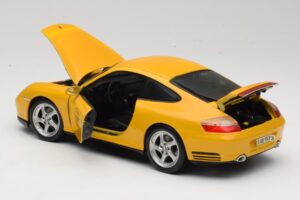 Porsche 911 996 Carrera 4S Keltainen Maisto 1:18 WAP02101610 Metalli — kuva 5 / 8