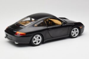 Porsche 911 996 Carrera Musta Gate 1:18 1043 Metalli — kuva 3 / 8