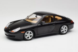 Porsche 911 996 Carrera Musta Gate 1:18 1043 Metalli