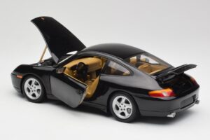 Porsche 911 996 Carrera Musta Gate 1:18 1043 Metalli — kuva 5 / 8