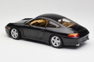 Porsche 911 996 Carrera Musta Gate 1:18 1043 Metalli — kuva 7 / 8