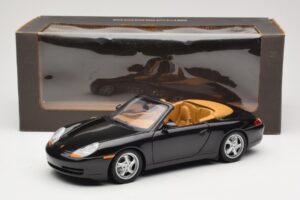 Porsche 911 996 Carrera Avoauto Musta UT Models 1:18 WAP02100997 Metalli — kuva 8 / 8