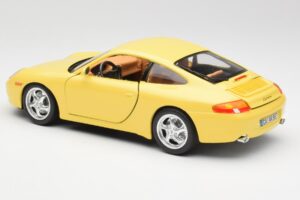 Porsche 911 996 Carrera Keltainen Bburago 1:18 30085-M1 Metalli — kuva 7 / 8
