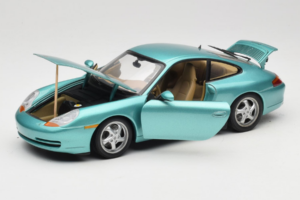 Porsche 911 996 Green Metallic UT Models 1:18 27901 Metalli — kuva 2 / 8