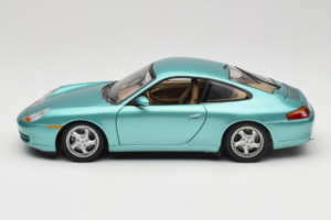 Porsche 911 996 Green Metallic UT Models 1:18 27901 Metalli — kuva 4 / 8