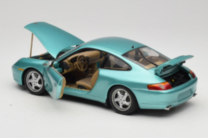 Porsche 911 996 Green Metallic UT Models 1:18 27901 Metalli — kuva 5 / 8