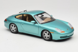 Porsche 911 996 Green Metallic UT Models 1:18 27901 Metalli — kuva 6 / 8