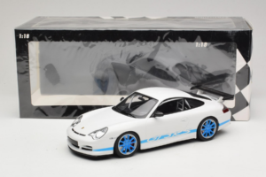 Porsche 911 996 GT3 RS Valkoinen Siniset Raidat Minichamps 1:18 155062021 Metalli — kuva 6 / 6