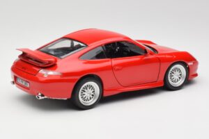 Porsche 911 996 GT3 Strasse Punainen Bburago 1:18 30395 Metalli — kuva 3 / 8