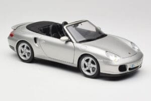 Porsche 911 996 Turbo Kabriolet Hopea Maisto 1:18 31660 Metalli — kuva 6 / 8