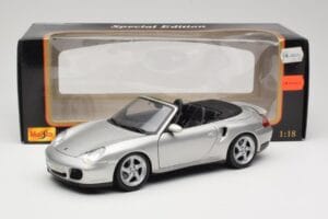 Porsche 911 996 Turbo Kabriolet Hopea Maisto 1:18 31660 Metalli — kuva 8 / 8