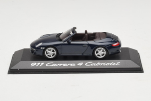 Porsche 911 997 Carrera 4 Avoauto Tummansininen Minichamps 1:43 WAP02015216-P1 Metalli