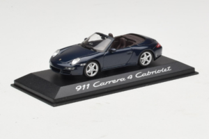 Porsche 911 997 Carrera 4 Avoauto Tummansininen Minichamps 1:43 WAP02015216-R1 Metalli — kuva 2 / 4