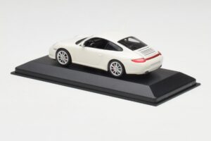 Porsche 911 997 Carrera 4S Carrara Valkoinen Minichamps 1:43 403066431 Metalli — kuva 3 / 4