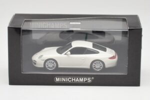 Porsche 911 997 Carrera 4S Carrara Valkoinen Minichamps 1:43 403066431 Metalli — kuva 4 / 4