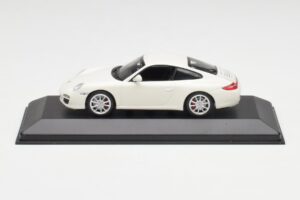 Porsche 911 997 Carrera 4S Carrara Valkoinen Minichamps 1:43 403066431 Metalli