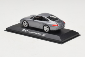 Porsche 911 997 Carrera S Harmaa Metallic Minichamps 1:43 WAP02010116-R1 Metalli — kuva 3 / 4