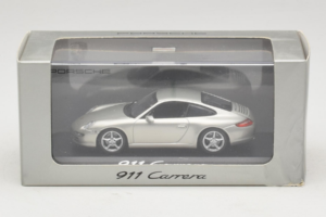 Porsche 911 997 Carrera Silver Metallic Minichamps 1:43 WAP02011515 Metalli — kuva 5 / 5