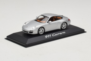 Porsche 911 997 Carrera Silver Metallic Minichamps 1:43 WAP02001218 Metalli — kuva 2 / 5