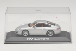 Porsche 911 997 Carrera Silver Metallic Minichamps 1:43 WAP02001218 Metalli — kuva 4 / 5