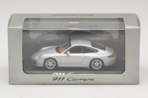 Porsche 911 997 Carrera Silver Metallic Minichamps 1:43 WAP02001218 Metalli — kuva 5 / 5