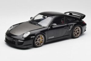 Porsche 911 997 GT2 RS Musta & Hopea Vanteet Minichamps 1:18 100069401 Metalli