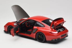 Porsche 911 997 GT2 RS Punainen Mustilla Vanteilla Minichamps 1:18 100069407 Metalli — kuva 5 / 8