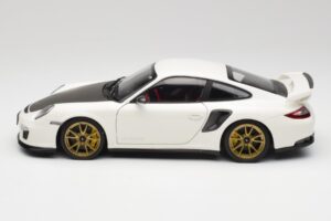 Porsche 911 997 GT2 RS Valkoinen & Kulta Vanteet Minichamps 1:18 100069406 Metalli — kuva 4 / 8