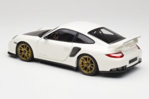 Porsche 911 997 GT2 RS Valkoinen & Kulta Vanteet Minichamps 1:18 100069406 Metalli — kuva 7 / 8