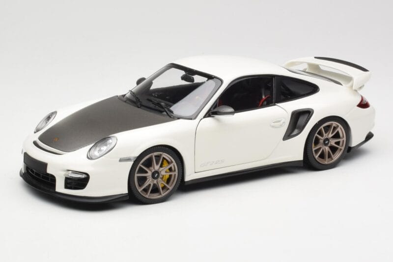 Porsche 911 997 GT2 RS Valkoinen Minichamps 1:18 100069400 Metalli