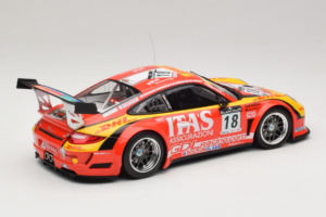 Porsche 911 997 GT3 R #8 De Lorenzi Racing De Lorenzi 24 Hours of Spa 2011 Minichamps 1:18 151118918 Metalli — kuva 2 / 6