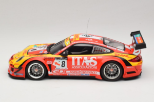 Porsche 911 997 GT3 R #8 De Lorenzi Racing De Lorenzi 24 Hours of Spa 2011 Minichamps 1:18 151118918 Metalli — kuva 3 / 6
