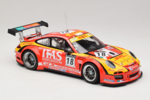 Porsche 911 997 GT3 R #8 De Lorenzi Racing De Lorenzi 24 Hours of Spa 2011 Minichamps 1:18 151118918 Metalli — kuva 4 / 6