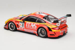 Porsche 911 997 GT3 R #8 De Lorenzi Racing De Lorenzi 24 Hours of Spa 2011 Minichamps 1:18 151118918 Metalli — kuva 5 / 6