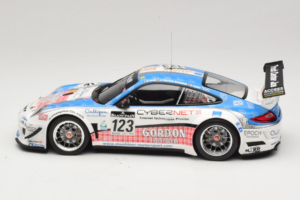 Porsche 911 997 GT3 R #123 Muhlner Motorsport E. Fumal / E. Thiry 24 Hours of Spa 2011 Minichamps 1:18 151118923 Metalli — kuva 3 / 6