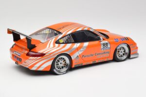 Porsche 911 997 GT3 R #88 Porsche Consulting 2005 AUTOart 1:18 77821 Metalli — kuva 3 / 8