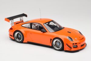 Porsche 911 997 GT3 R Street Oranssi Minichamps 1:18 151108901 Metalli — kuva 4 / 6
