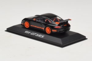 Porsche 911 997 GT3 RS Musta Oranssi Minichamps 1:43 WAP02012817 Metalli — kuva 3 / 4