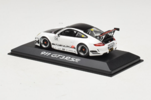 Porsche 911 997 GT3 RS Valkoinen Minichamps 1:43 WAP0203018 Metalli — kuva 3 / 4