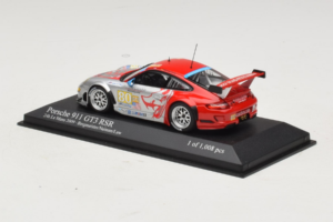 Porsche 911 997 GT3 RSR #80 J. Bergmeister / S. Neiman / D. Law 24 Hours of Le Mans 2009 Minichamps 1:43 400096980 Metalli — kuva 3 / 4