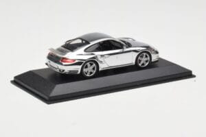 Porsche 911 997 Turbo Chrome Silver Minichamps 1:43 WAP02060816-R Metalli — kuva 2 / 5