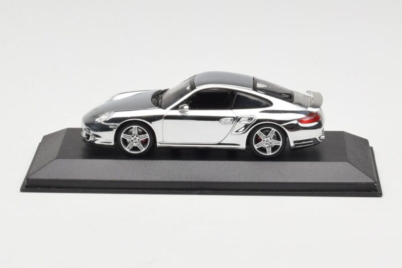 Porsche 911 997 Turbo Chrome Silver Minichamps 1:43 WAP02060816-R Metalli